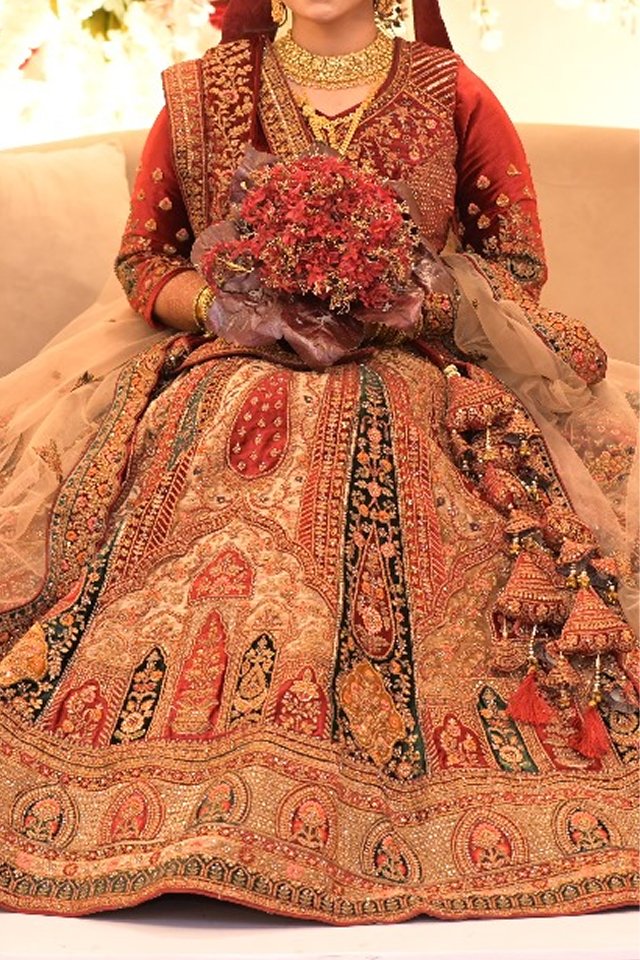 Bridal Lehenga – Red & Gold Handwork