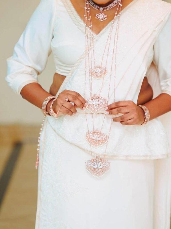 white kandyan bridal saree for sale