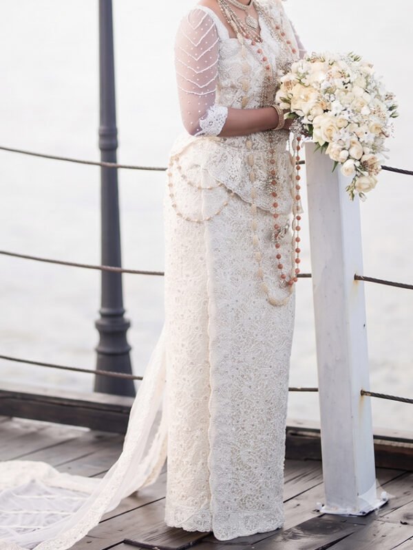 White Kandyan Bridal Saree