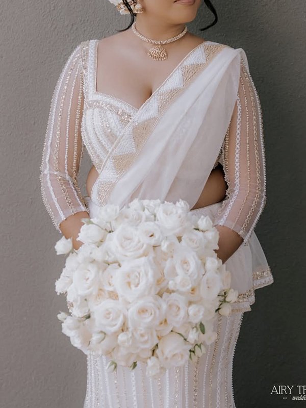 modern white Kandyan bridal saree
